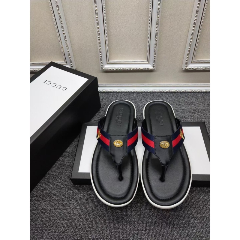 G*u*i slippers